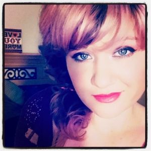 Meet your Posher, Nikole